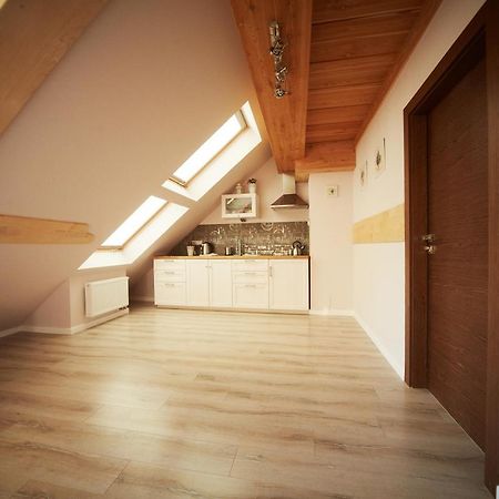 Apartamenty Siklawa Krupowki Zakopane Bilik gambar