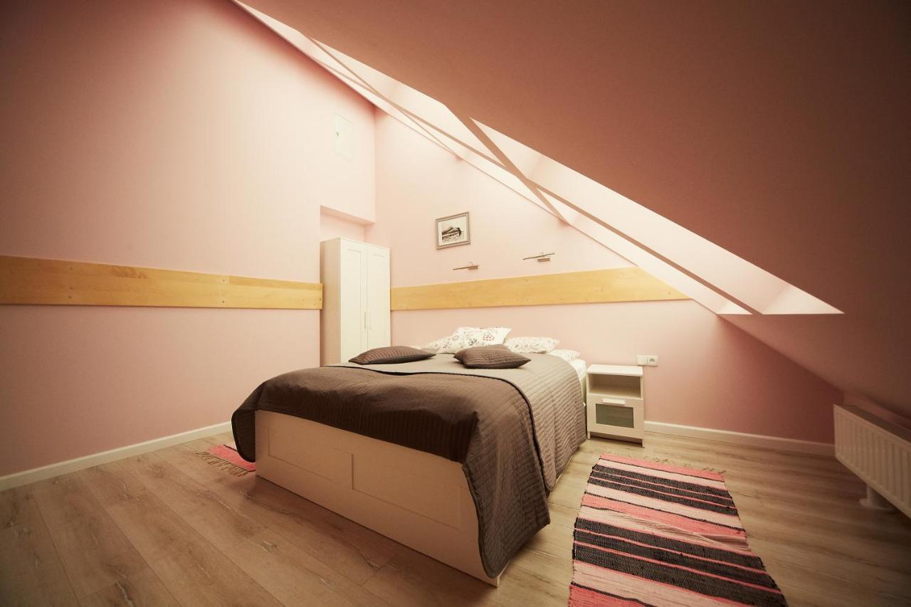 Apartamenty Siklawa Krupowki Zakopane Bilik gambar